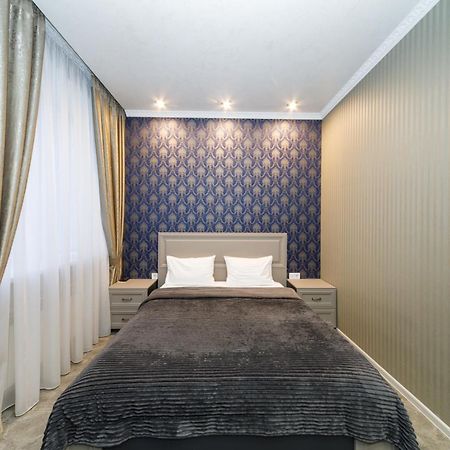 L.O.Y Family Hotel Dnipro Exteriör bild