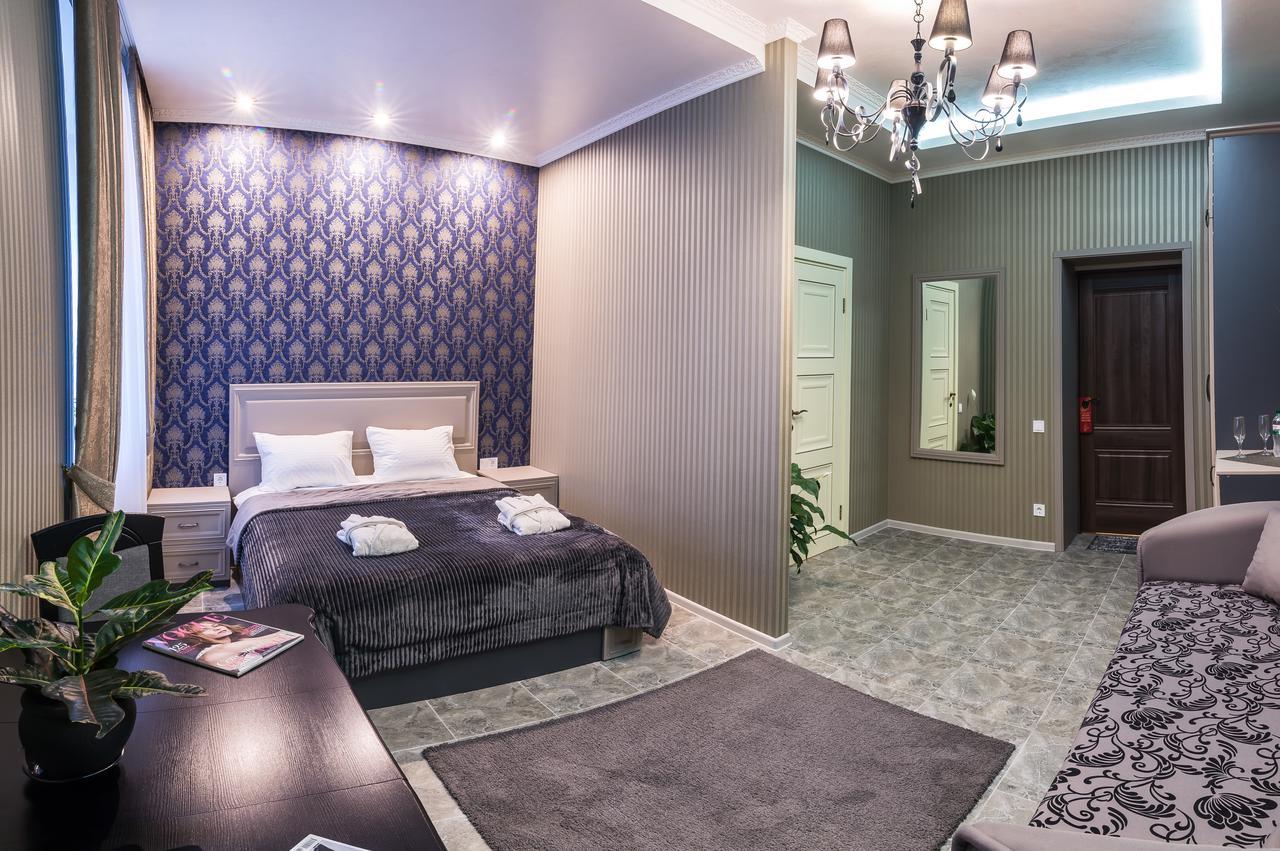 L.O.Y Family Hotel Dnipro Exteriör bild
