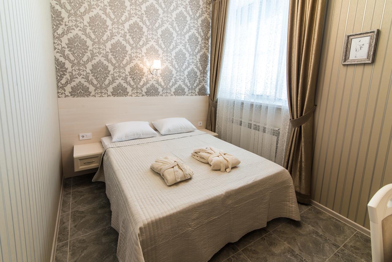 L.O.Y Family Hotel Dnipro Exteriör bild